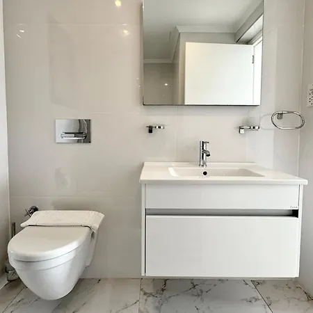 Lejlighed Comfortable 3-bedroom With Pool Access And Beach Proximity *