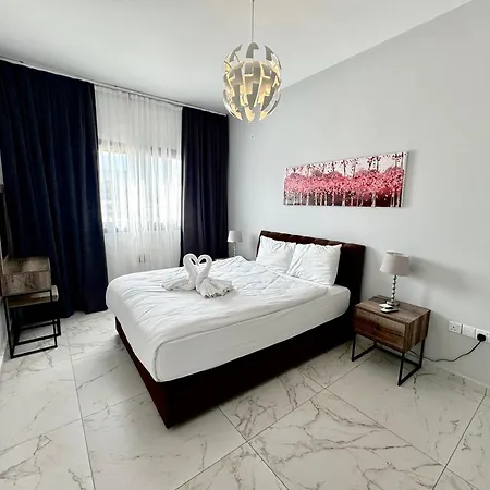 Apartament Comfortable 3-bedroom With Pool Access And Beach Proximity