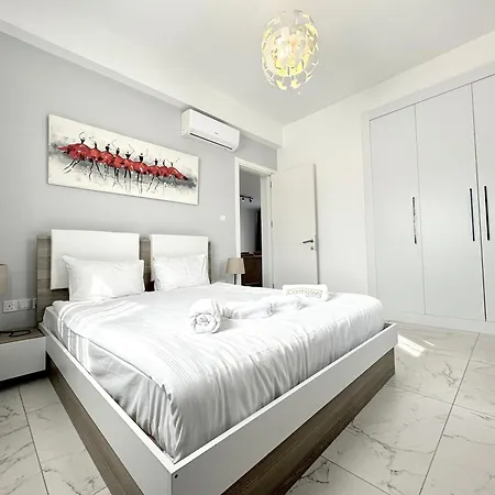 Comfortable 3-bedroom With Pool Access And Beach Proximity Kharcha